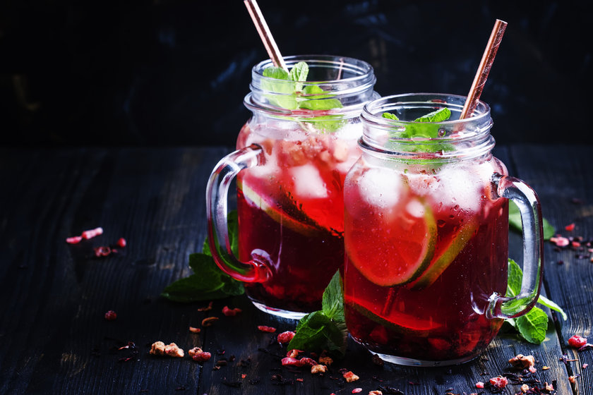 16 receitas de chá gelado que vão refrescar seus dias quentes de verão