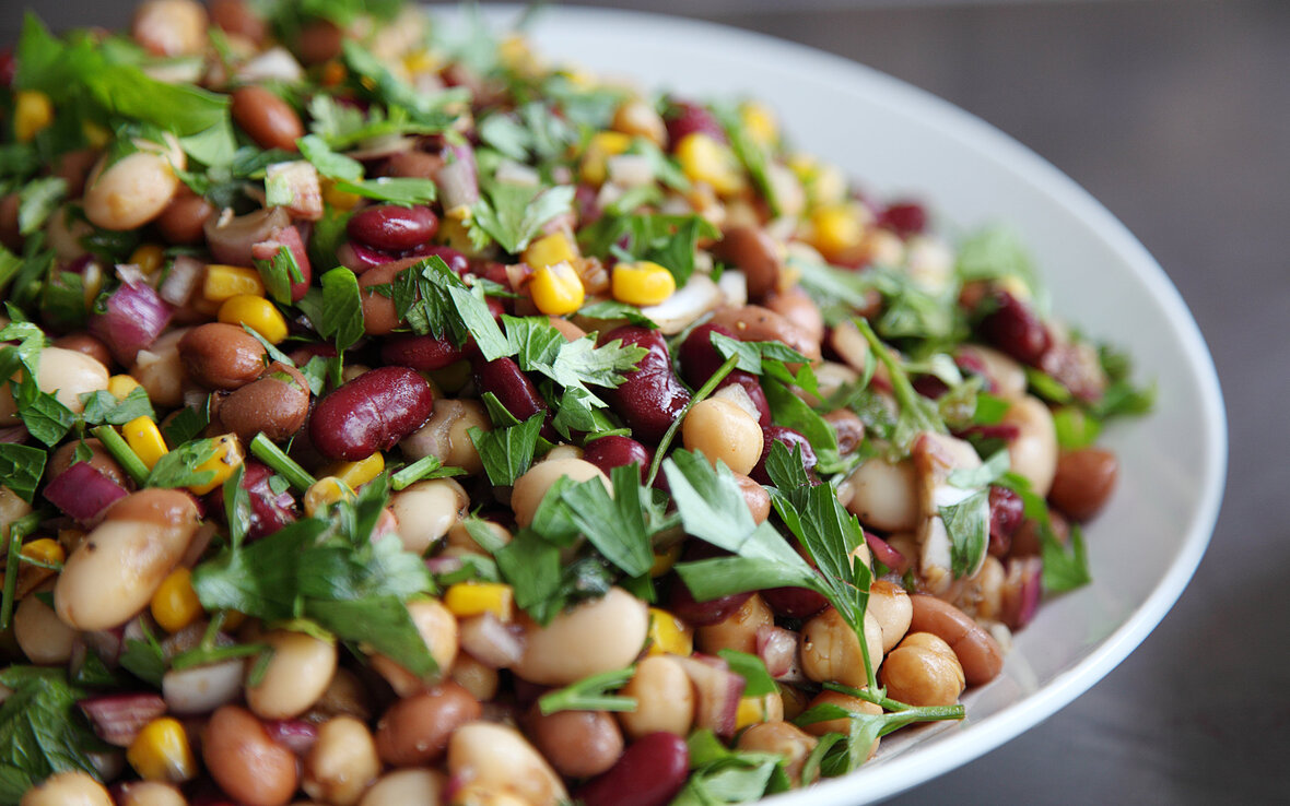 10 receitas de saladas grãos que você precisa experimentar