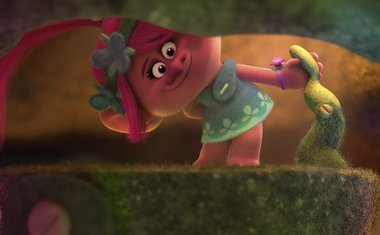 Engraçado e inteligente, “Trolls” traz aos cinemas uma explosão de fofura 