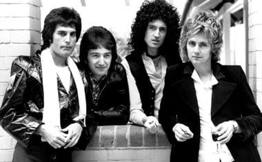 Nova coletânea do Queen traz gravações raras e versão inédita de "We Will Rock You"