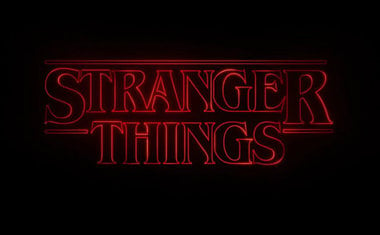 Fotos do set da segunda temporada de "Stranger Things" são divulgadas