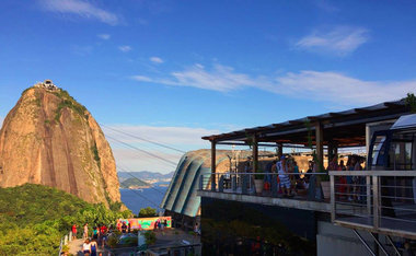 "Sunset no Morro": Bondinho do Pão de Açúcar vira lounge nas tardes de domingo deste verão