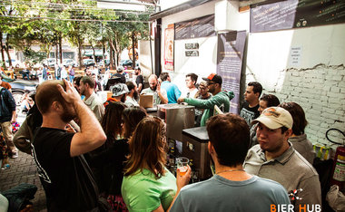 Para os cervejeiros: evento de degustação de cerveja ocupa rooftop do prédio Tomie Ohtake