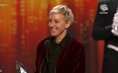 Ellen DeGeneres e Britney Spears brilham no People's Choice Awards 2017; veja os vencedores