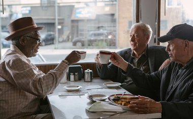 “Despedida em Grande Estilo” – quando o tema é aposentadoria, a saída é rir para não chorar