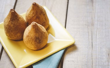 Casa da Coxinha Vegana lança opções assadas e sem glúten 