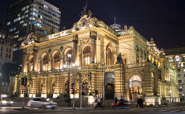 Theatro Municipal de São Paulo completa 106 anos; saiba mais sobre um dos cartões postais da cidade