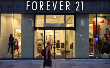 Forever 21 do Outlet Premium oferece descontos de 30% em coleções de vestidos; saiba mais!