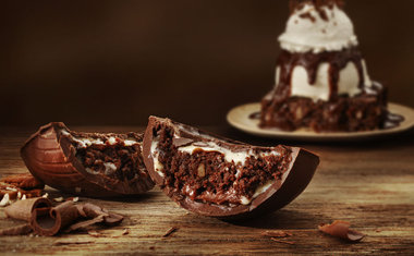 Outback lança Ovo de Páscoa inspirado na clássica sobremesa Thunder com brownie e ganache