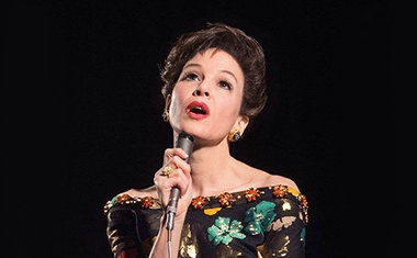 Renée Zellwegger aparece como Judy Garland na primeira imagem da cinebiografia "Judy"