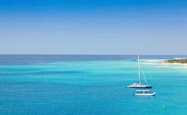 Conheça Turks e Caicos, destino no Caribe que abriga a praia mais linda do mundo