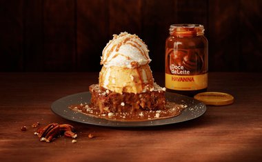 Outback lança sobremesa com brownie na versão doce de leite