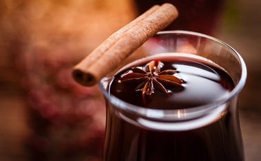 6  receitas de quentão e vinho quente para deixar a sua festa junina ainda mais gostosa