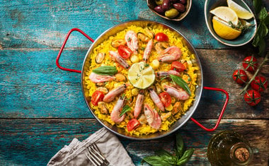 Confira o passo a passo para fazer a paella perfeita