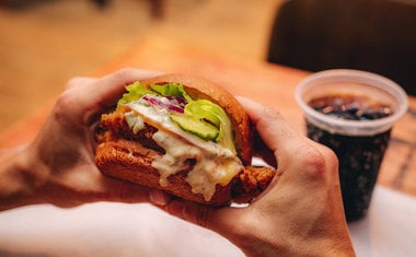 Burger Joint NY lança novo sanduíche de frango, saiba mais!