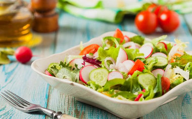 10  saladinhas refrescantes que são a cara do verão