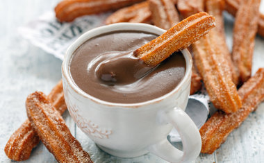 Como fazer deliciosos churros em casa