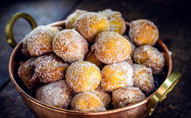 Receita de bolinho de chuva com doce de leite é fácil e deliciosa; veja o passo a passo