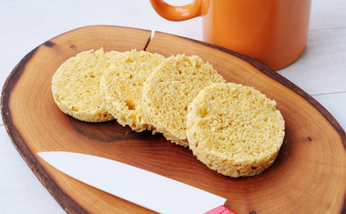 Pão de micro-ondas é opção fácil e rápida para o café da manhã; veja a receita!