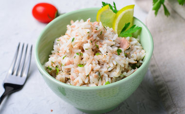 Receita de risoto de atum com legumes é simples, prática e super saborosa; confira! 