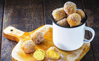 Receita: como fazer deliciosos bolinhos de chuva de cenoura