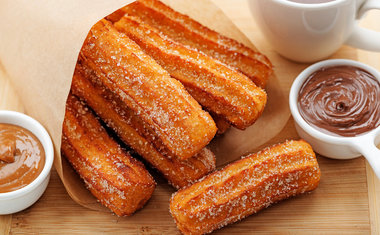 Churros de pão vai te surpreender pelo sabor; veja a receita!