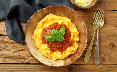 Receita: aprenda a fazer polenta com carne moída