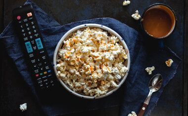 Pipoca amanteigada com lemon pepper vai deixar o momento 'sessão de cinema em casa' mais gostoso; veja a receita!