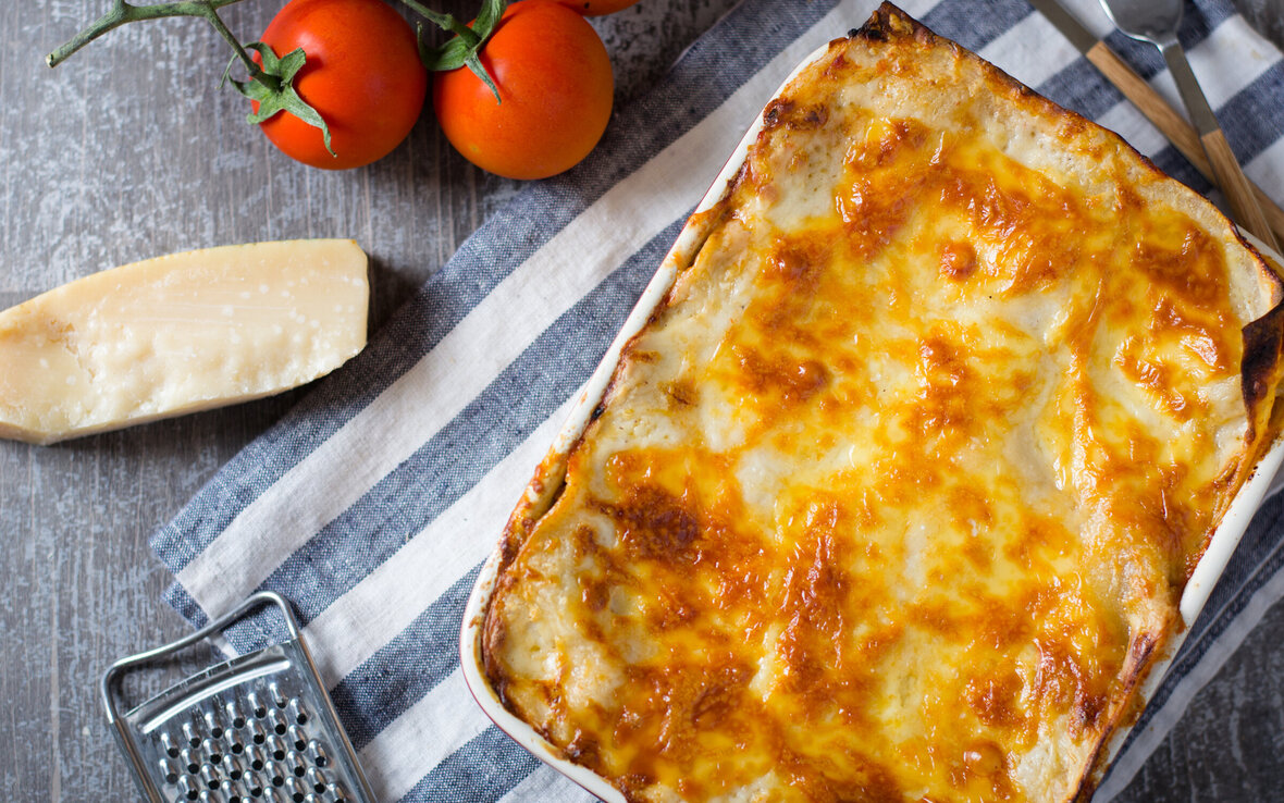 Receita de lasanha quatro queijos com molho branco é simples e deliciosa confira