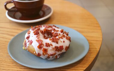 Receita de Donut de Melado e Bacon vai te conquistar na primeira mordia; veja o passo a passo!