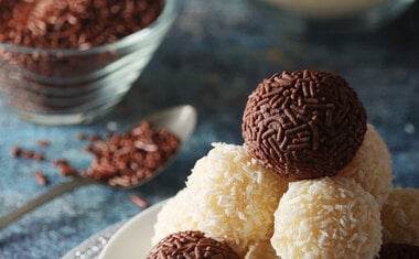 10 receitas diferentes de brigadeiro para inovar na hora da sobremesa