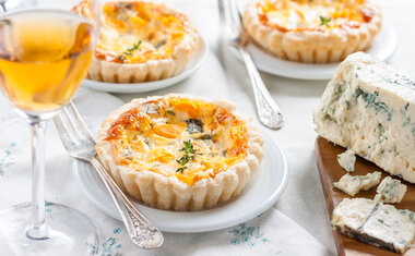 Receita de quiche de gorgonzola e nozes é deliciosa e fácil de fazer; confira o passo a passo!