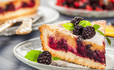 Receita de bolo de baunilha com amora é deliciosa e fácil de fazer; veja o passo a passo!