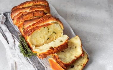 Pão fit de parmesão é delicioso e ótima opção de lanche da tarde; confira!