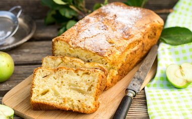 Bolo de nozes com maçã verde é perfeito para a sobremesa; veja a receita!