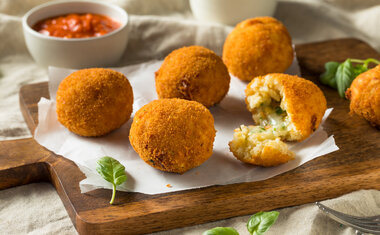 Bolinho de Risoto: aprenda a receita da Rita Lobo para o famoso arancini!