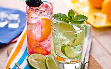 5 receitas de drinks refrescantes para o Carnaval 2023 