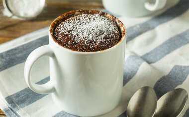 Receita: Bolo de Caneca Vegano de Chocolate fácil de fazer! 