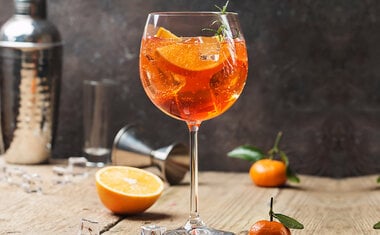 Aperol Spritz: como fazer a receita original do refrescante drink!