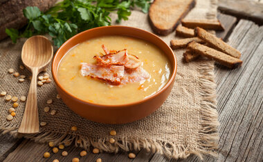 Receita: Sopa de Fubá com Couve e Calabresa