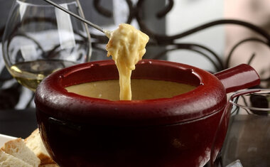 Fondue de Queijo: aprenda a receita original do  Bistrot de Paris