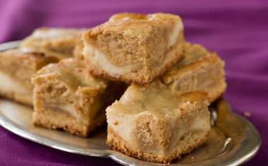 Brownie de chocolate branco com banana: aprenda essa inusitada receita!