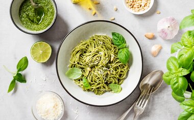 Receita: molho pesto com manjericão 