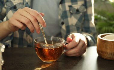 O que é o chá de canela de velho? Veja benefícios e como preparar