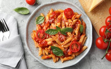 4 receitas de macarrão deliciosas para preparar em poucos minutos