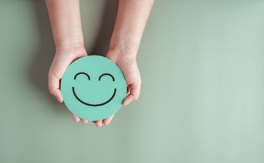 7 maneiras simples de aumentar a serotonina e sentir-se mais feliz