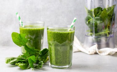 Suco verde realmente é bom para saúde? Descubra a verdade e veja receitas