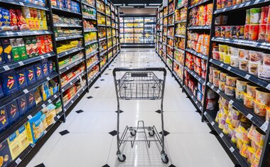 Supermercado viraliza com placa que facilita a escolha de carnes para consumidores; veja foto