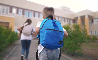 Dia da Mochila Maluca: veja as criações mais divertidas que estão brilhando nas escolas