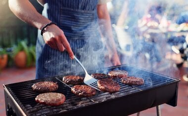 Hambúrguer em casa: confira 5 receitar deliciosas para fazer você mesmo